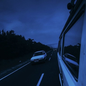 中国人激烈吮乳吃奶头
